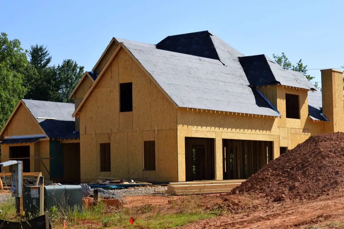 Commercial roofing services in Elgin, IL